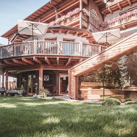 Hotel Alpenblick Sexten Exterior photo