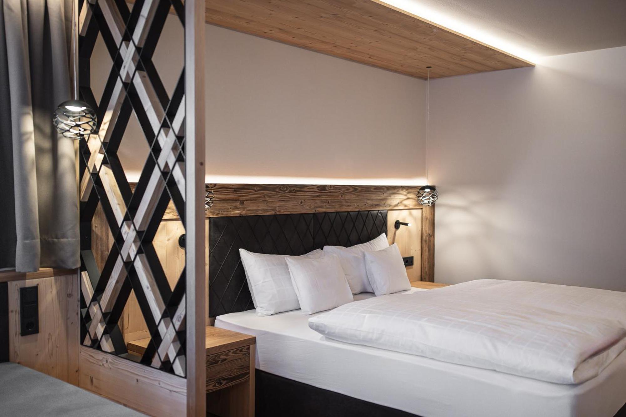 Hotel Alpenblick Sexten Exterior photo