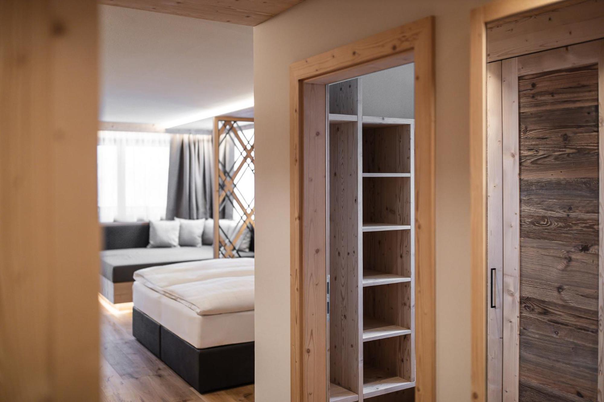 Hotel Alpenblick Sexten Exterior photo