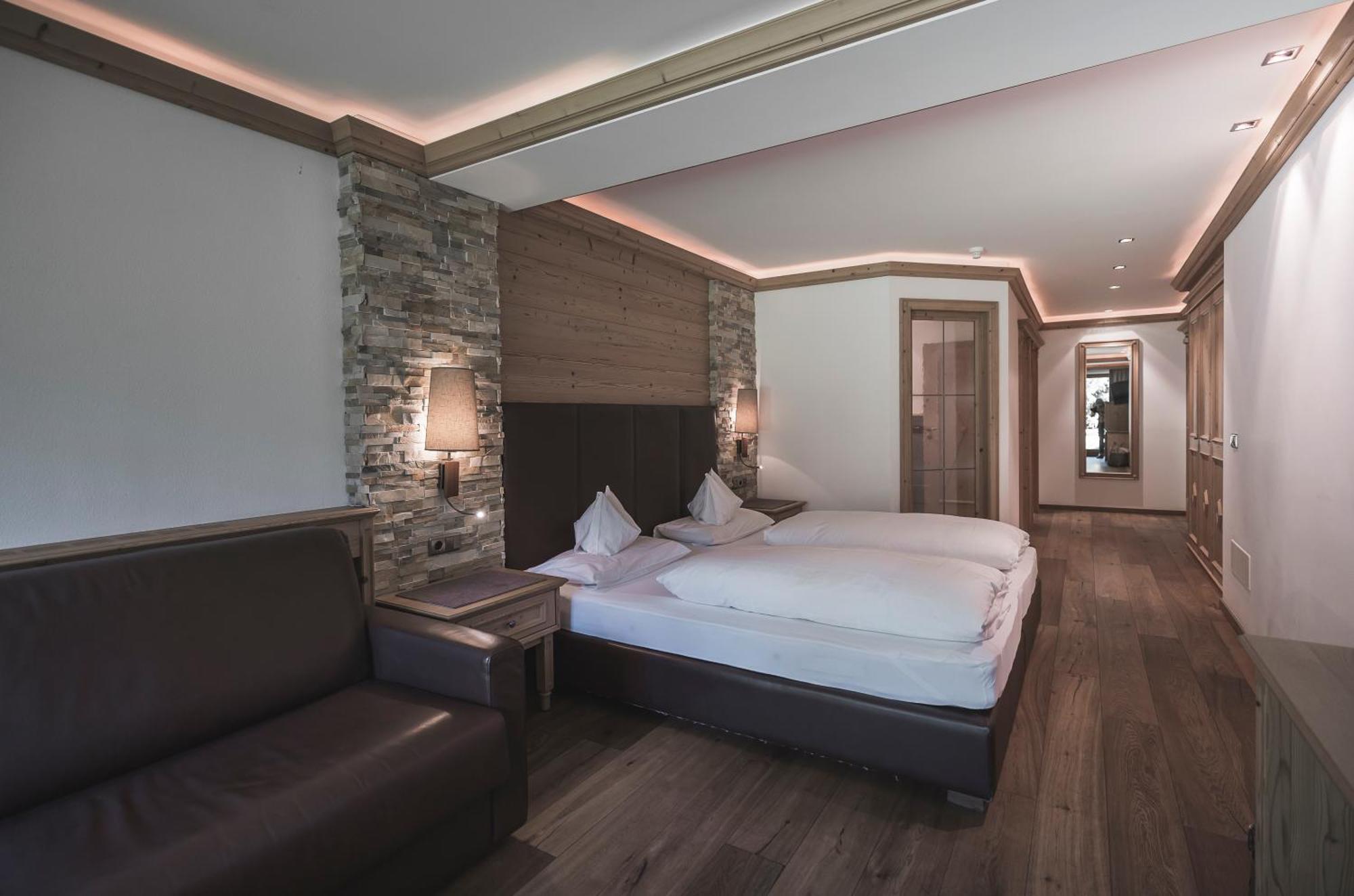 Hotel Alpenblick Sexten Exterior photo